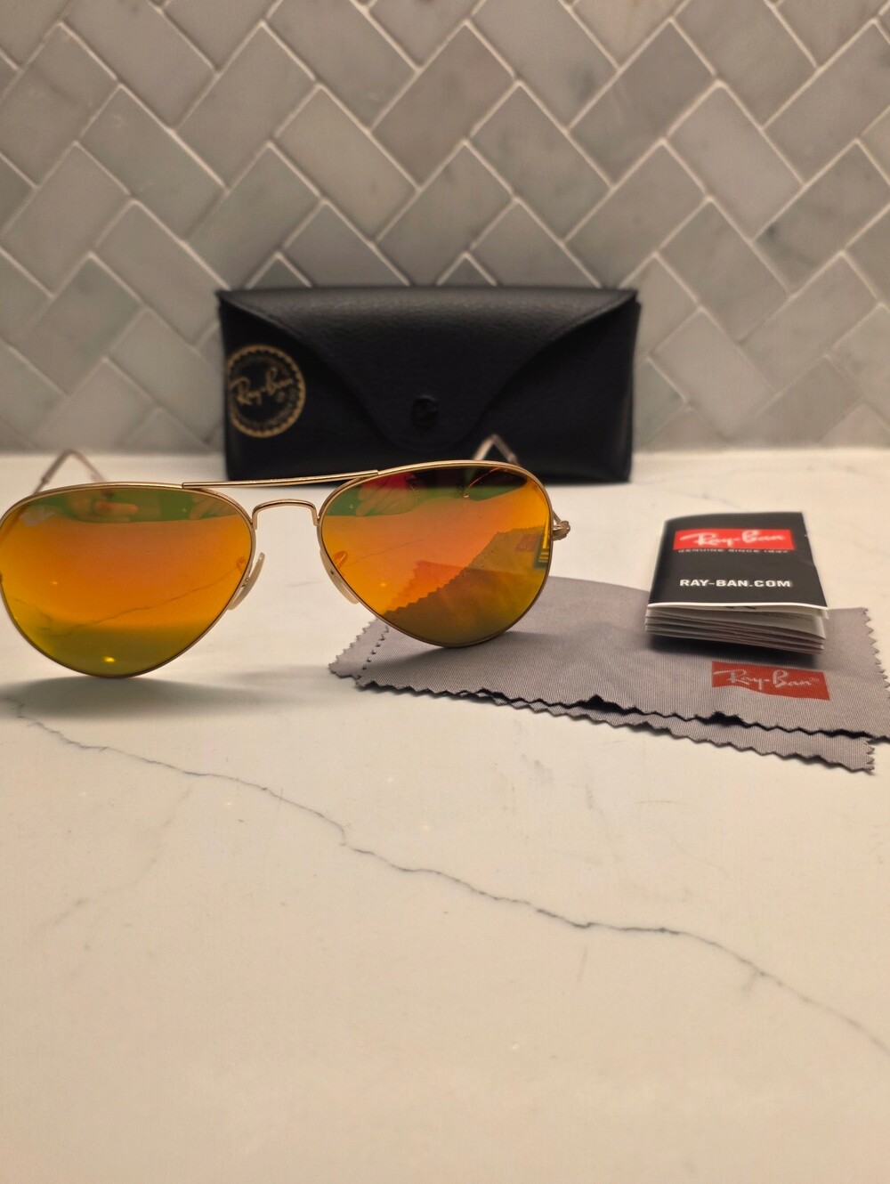 Classic Ray-Ban Aviators with Reflective Orange Lenses and Case